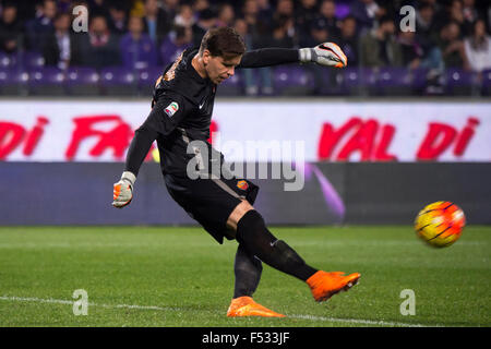 Florence, Italy. 25th Oct, 2015. Wojciech Szczesny (Roma) Football/Soccer : Italian 'Serie A' match between ACF Fiorentina 1-2 AS Roma at Stadio Artemio Franchi in Florence, Italy . © Maurizio Borsari/AFLO/Alamy Live News Stock Photo