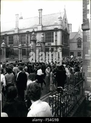 1968 - Students Bubble over after end of Term exams: Students at Oxford University celebrated their final exams this year, with a huge champagne party on the campus of the University. In the main, graduates just let themselves go, and by the looks of it, they let the bubbly go as well, although this type of celebrate-all the graduates have finished their courses. © Keystone Pictures USA/ZUMAPRESS.com/Alamy Live News Stock Photo