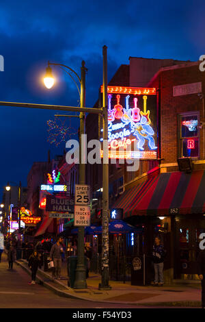 Boogie cafe diner, music venues in Beale Street entertainment district famous for Rock and Roll and Blues, Memphis, Tennessee Stock Photo