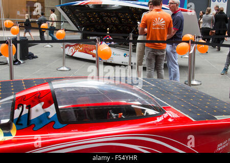 Sydney, Australia. 28th Oct, 2015. Dutch cars Nuon nuna 8  and Team Twente foreground finish 1st and 2nd in the gruelling world solar challenge 3000km race between Darwin and Adelaide, the Netherlands consulate general presents the cars in Sydney Martin Place as an example of Dutch Holland innovation. Stock Photo