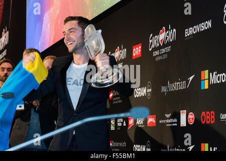 Vienna, Austria. Saturday, 23rd May 2015. Måns Zelmerlöw won the ESC 2015 with his song 'Heroes' and brings the trophy for the sixth time to Sweden. Stock Photo