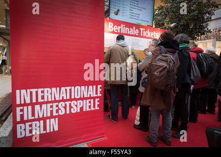 03.02.2015, Berlin, Berlin, Germany  - Presale the Berlinale cinema tickets in the Potsdamer Platz Arcades. 00Y150203D009CAROEX.JPG - NOT for SALE in G E R M A N Y, A U S T R I A, S W I T Z E R L A N D [MODEL RELEASE: NO, PROPERTY RELEASE: NO (c) caro photo agency / Teich, http://www.caro-images.pl, info@carofoto.pl - In case of using the picture for non-journalistic purposes, please contact the agency - the picture is subject to royalty!] Stock Photo