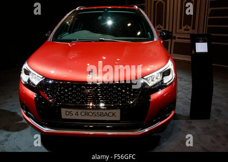 The new DS4 CROSSBACK car on display during the 44th Tokyo Motor Show 2015 in Tokyo Big Sight on October 28, 2015, Tokyo, Japan. The Show will be open to the public from October 30 to November 8. Credit:  Rodrigo Reyes Marin/AFLO/Alamy Live News Stock Photo