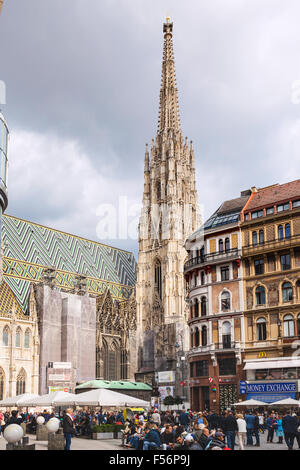 VIENNA, AUSTRIA - SEPTEMBER 27, 2015: people on Stephansplatz (Stephen Square), Vienna. The Stephansplatz is a square at the geo Stock Photo