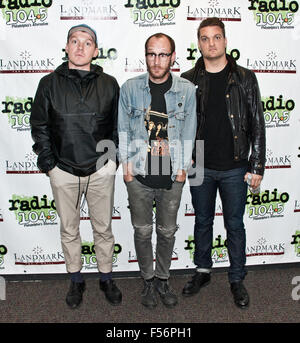 Bala Cynwyd, Pennsylvania, USA. 28th October, 2015. American Alternative Rock Band Cold War Kids Pose at Radio 104.5's Performance Theatre on October 28, 2015 in Bala Cynwyd, Pennsylvania, United States. © Paul Froggatt/FamousPix/Alamy Stock Photo