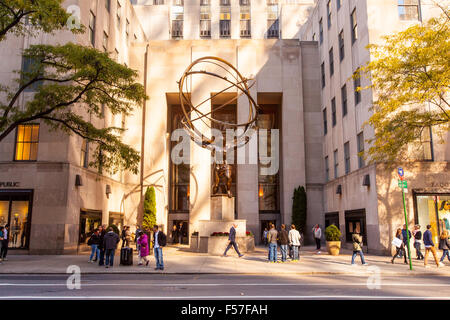 Rockefeller Center Statue of Atlas, Fifth Avenue, Manhattan, New York City, United States of America. Stock Photo