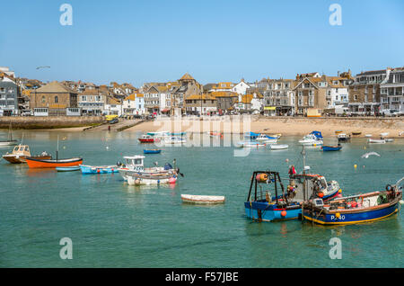 Fishing boat in the harbour of St Ives, seen from Smeatons Pier, Cornwall, England, UK Stock Photo