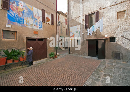 Mugnano, village of the painted walls, Umbria, Italy Stock Photo