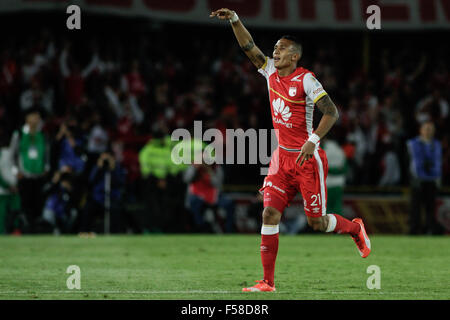 Bogota, Colombia. 29th Oct, 2015. Francisco Meza of Independiente Santa Fe of Colombia celebrates after scoring during the quarterfinal against Independiente de Avellaneda at the South American Cup in Bogota City, Colombia, Oct. 29, 2015. The match ended in a tie. © Jhon Paz/Xinhua/Alamy Live News Stock Photo