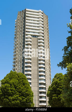 Sunset Plaza (1968), a 28 storey West End apartment building opposite Sunset Beach in downtown Vancouver, BC, Canada. Stock Photo