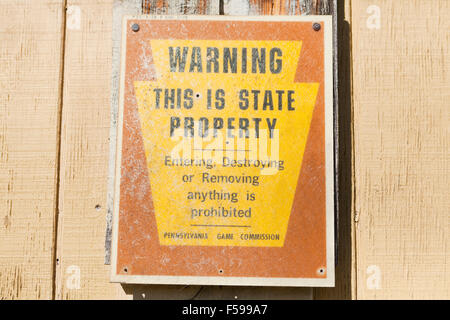 State property warning sign - Pennsylvania USA Stock Photo