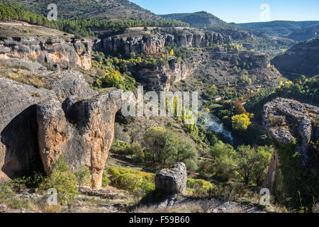 The Hoz del Huecar gorge in Autumn on the outskirts of Cuenca, Castilla-la mancha, Central Spain Stock Photo