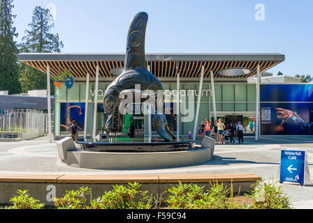 Vancouver Aquarium Marine Science Centre in Stanley Park, Vancouver, BC, Canada.  Orca Statue was designed by Bill Reid. Stock Photo