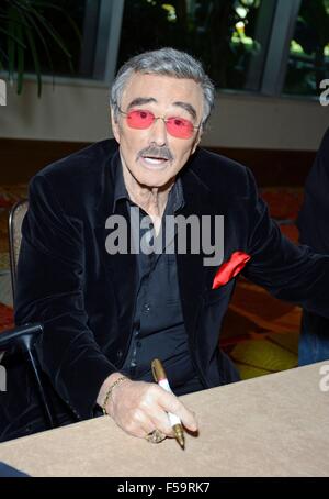 Orlando, FL, USA. 30th Oct, 2015. Burt Reynolds in attendance for Spooky Empire Ultimate Halloween Weekend - FRI, Hyatt Regency Hotel, Orlando, FL October 30, 2015. Credit:  Derek Storm/Everett Collection/Alamy Live News Stock Photo