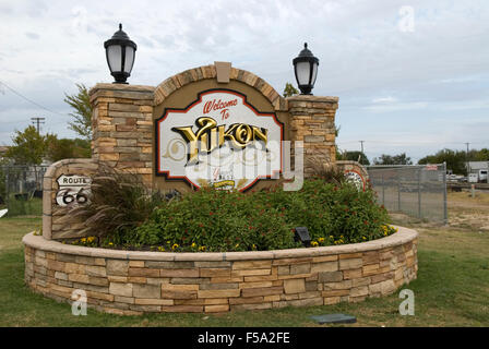 Yukon welcome sign Oklahoma USA Stock Photo