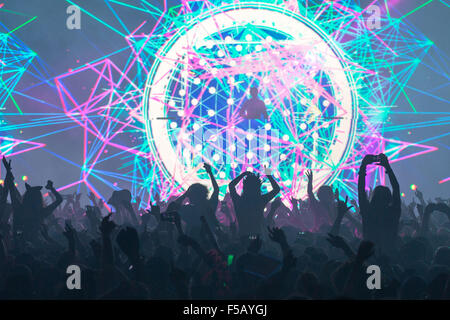 Zedd Crowd High Resolution Stock Photography And Images Alamy