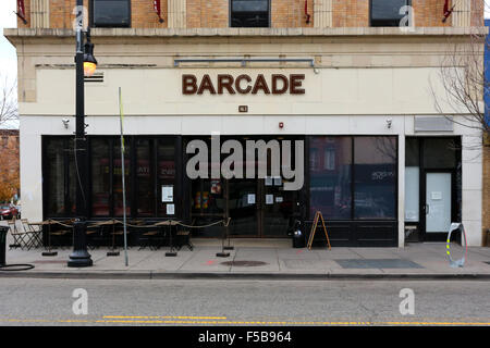 Barcade Jersey City, 163 Newark Ave, Jersey City, NJ. exterior storefront of a bar featuring arcade games Stock Photo