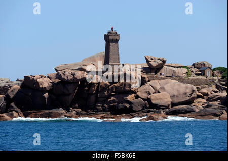 Pink granite coast,Ploumanac'h,phare de Mean Ruz lighthouse,Cotes-d'Armor,Tregor,Bretagne,Brittany,France