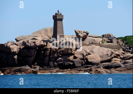 Pink granite coast,Ploumanac'h,phare de Mean Ruz lighthouse,Cotes-d'Armor,Tregor,Bretagne,Brittany,France