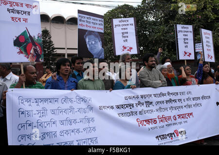 Dhaka, Bangladesh. 1st Nov, 2015. DHAKA, BANGLADESH 01st November : Bangladeshi protestors shout slogans, against the killing of Faisal Arefin Deepan a publisher of secular books in Dhaka on November 01, 2015.Deepan was hacked to death and three other people wounded in fresh attacks in Bangladesh's capital that were claimed by Muslim radicals, and a human rights group called on the government to urgently protect freedom of expression. © Zakir Hossain Chowdhury/ZUMA Wire/Alamy Live News Stock Photo
