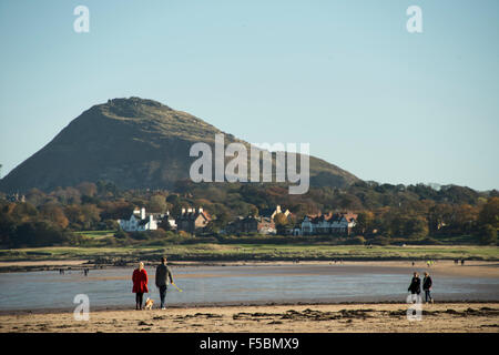 East Lothian, Scotland, UK. 1st November, 2015. Weather Standalone. The UK's November temperature record has been broken, with 22.3C (72.1F) being reached in mid Wales. People in Scotland also had good weather as seen here on Yellowcraig Beach in East Lothian where walkers enjoyed a cloudless sky Credit:  Andrew O'Brien/Alamy Live News Stock Photo