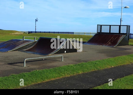 Skateboarding ramps by the beach in Maplethorpe Stock Photo