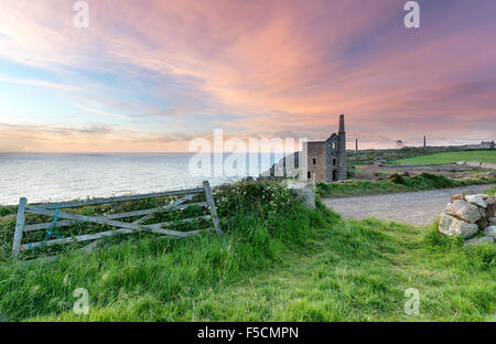 Wheal Owles tin mine at Botallack on the Cornwall coast Stock Photo