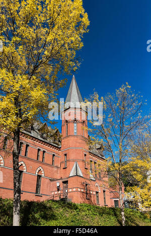 Samuel Curtis Johnson Hall,  School of Management on the campus of Cornell University, Ithaca, New York, USA Stock Photo