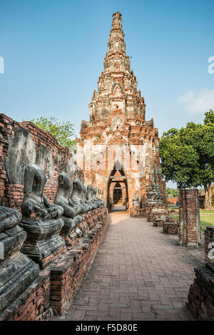 Headless Buddha statues, Buddhist temple, Wat Chaiwatthanaram, Ayutthaya, Thailand Stock Photo
