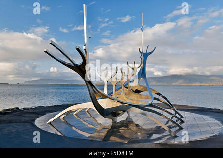 Sun Voyager (Solfar) sculpture (Jon Gunnar Arnason, sculptor), Reykjavik, Iceland Stock Photo