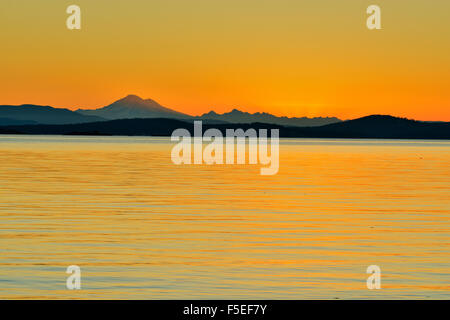 Mount Baker and Cordova Bay at dawn, Victoria, British Columbia, Canada Stock Photo