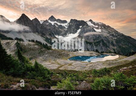 Mount shuksan at sunrise, North Cascades National Park, Washington, USA Stock Photo