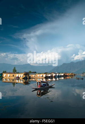 Houseboats and taxi boats on Dal Lake, Kashmir, India Stock Photo