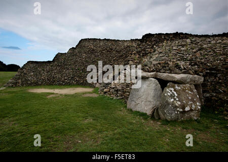 Barnenez. Cairn de Barnenez, Kernelehen peninsular,Brittany,France. Oct 2015. The Cairn of Barnenez is a Neolithic monument Stock Photo