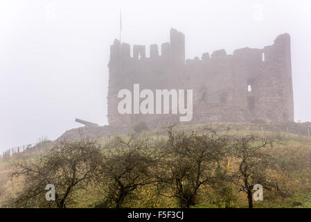 Dudley Castle surrounded by fog at Dudley Zoo West Midlands UK Stock Photo