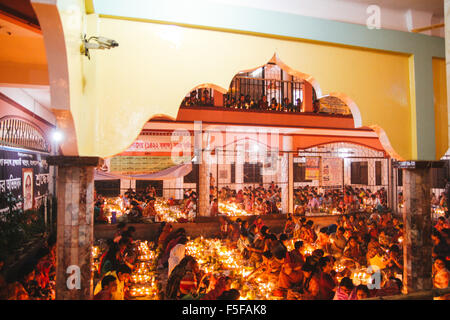 Dhaka, Bangladesh. 03rd Nov, 2015. Bangladeshi Hindu devotees lighting lamps to observe Rakher Upobas at Baba Loknath Ashrom. Credit:  Belal Hossain Rana/Pacific Press/Alamy Live News Stock Photo