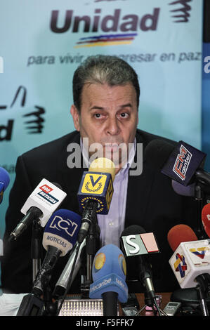 Caracas, Venezuela. 3rd Nov, 2015. Timoteo Zambrano, the international coordinator of the campaign command of Democratic Unity Roundtable (MUD), addresses a press conference in Caracas, Venezuela, on Nov. 3, 2015. According to local press, Timoteo Zambrano responded Tuesday on the comments of the President of the National Electoral Council (CNE) of Venezuela Tibisay Lucena on the international observation of the upcoming elections on Dec. 6. Credit:  Boris Vergara/Xinhua/Alamy Live News Stock Photo