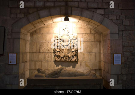 Tomb in High Parish Church of St Anna, founded in 1141 by The Equestrian Order of the Holy Sepulchre in Jerusalem located in city centre of Barcelona Catalonia Spain ES Stock Photo