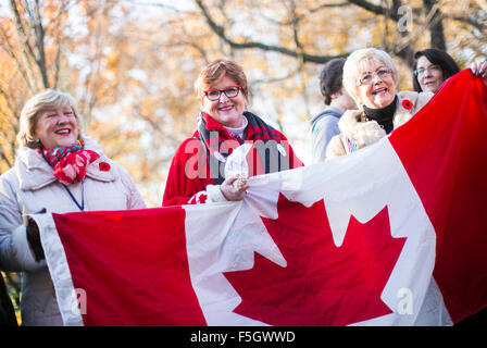 (151104) -- OTTAWA, Nov. 4, 2015 (Xinhua) -- Canadian people wait for the newly elected Prime Minister Justin Trudeau prior to his swearing in ceremony at Rideau Hall in Ottawa, Canada, Nov. 4, 2015. Justin Trudeau was sworn in as Canada's 23rd prime minister and named a 31-member cabinet here Wednesday. (Xinhua/Chris Roussakis) Stock Photo