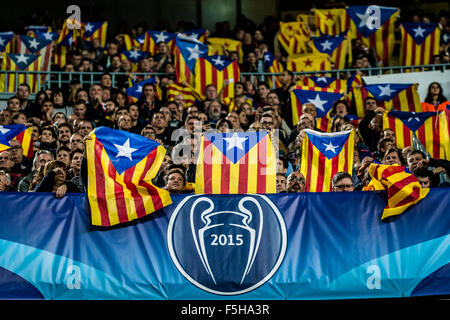 Barcelona, Spain. 4th November, 2015. FC Barcelona fans exhibit the 'estelada' flag at the beginning of the Champions League match between FC Barcelona and FC BATE Borisov at the Camp Nou stadium in Barcelona Credit:  matthi/Alamy Live News Stock Photo