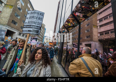 London, UK. 4th November, 2015. A student march against fees and many other issues starts in Malet Street and heads for Westminster via the West End. Credit:  Guy Bell/Alamy Live News Stock Photo