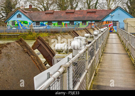 Weir At Caversham Lock Reading Berkshire UK Stock Photo