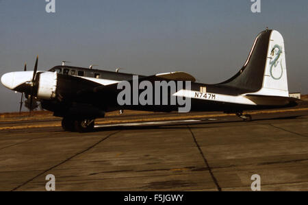 Douglas B-23 39-33 N747M Hamilton AFB 7Sep75 [Peter B Lewis] Stock Photo