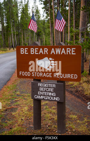 Bear warning sign, Yellowstone National Park, Wyoming Stock Photo - Alamy