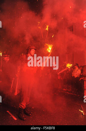 Lewes, East Sussex, UK. 5th November, 2015.  People taking take in the Lewes Bonfire celebrations this evening  Credit:  Simon Dack/Alamy Live News Stock Photo