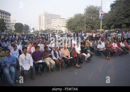 Dhaka, Bangladesh. 6th Nov, 2015. Bangladeshi activists gathered in a protest against the killing of writers and publisher in Dhaka, Bangladesh, November 6, 2015. © Suvra Kanti Das/ZUMA Wire/Alamy Live News Stock Photo