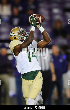 Manhattan, Kansas, USA. 05th Nov, 2015. Baylor Bears wide receiver Chris Platt (14) before the game during the NCAA Football game between the Baylor Bears and the Kansas State Wildcats at Bill Snyder Family Stadium in Manhattan, Kansas. Kendall Shaw/CSM/Alamy Live News Stock Photo