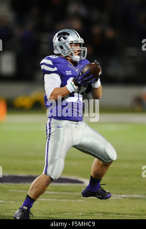 Manhattan, Kansas, USA. 05th Nov, 2015. Kansas State Wildcats fullback Winston Dimel (38) in action during the NCAA Football game between the Baylor Bears and the Kansas State Wildcats at Bill Snyder Family Stadium in Manhattan, Kansas. Kendall Shaw/CSM/Alamy Live News Stock Photo