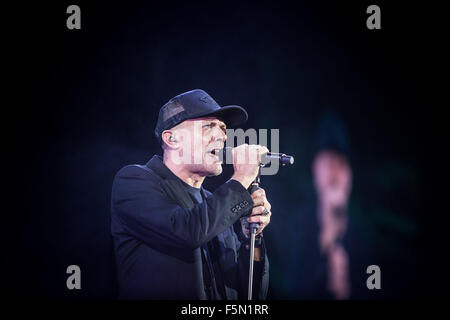 Milan, Italy. 06th Nov, 2015. The italian singer and songwriter Max Pezzali sings during his live concert at Mediolanum Forum in Assago Milan. Credit:  Roberto Finizio/Roberto Finizio/Alamy Live News Stock Photo