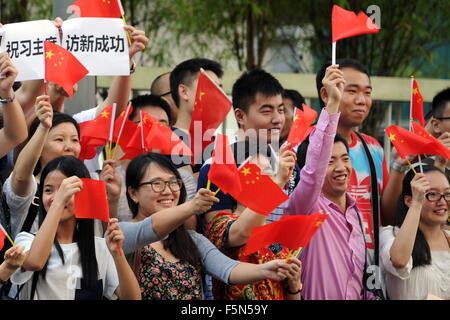 Singapore. 7th Nov, 2015. Overseas Chinese wait for the visit of Chinese President Xi Jinping at China Cultural Center in Singapore Nov. 7, 2015. Credit:  Then Chih Wey/Xinhua/Alamy Live News Stock Photo